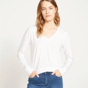 NWT: Universal Standard White V-Rex, size 18-20 (M)